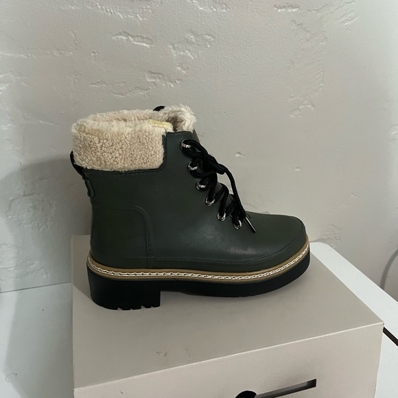 Snow Booties - Picture 3 of 5